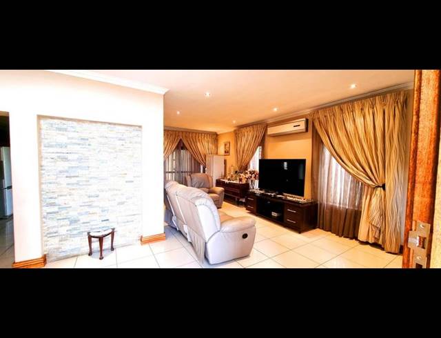 4 BEDROOM HOUSE FOR SALE IN NEWMARKET